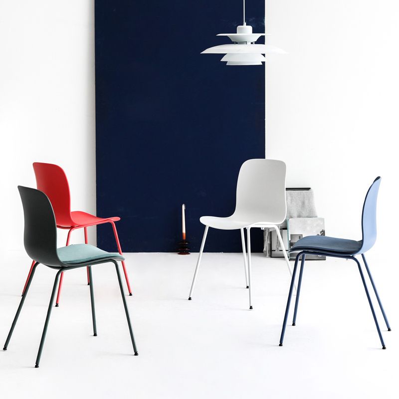 La salle à manger en plastique contemporaine préside des chaises de salle à manger en métal sans bras pour un usage domestique