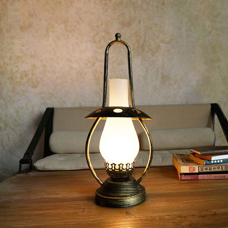 Lámpara de escritorio de 1 cabezal con acabado de latón, farol de cristal blanco industrial, lámpara de mesa metálica con base de metal