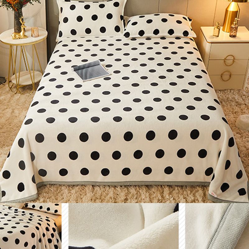 Non-Pilling Sheet Cartoon Painting Flannel Breathable Soft Fade Resistant Bed Sheet
