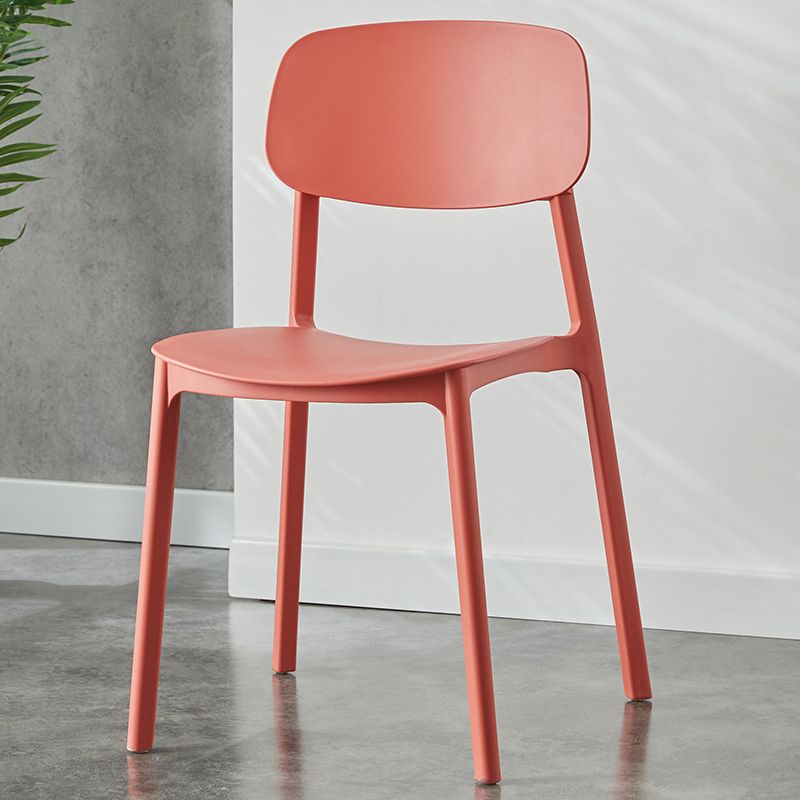 Chaise de salle à manger contemporaine en plastique, finition mate, chaise latérale de salle à manger à dossier ouvert