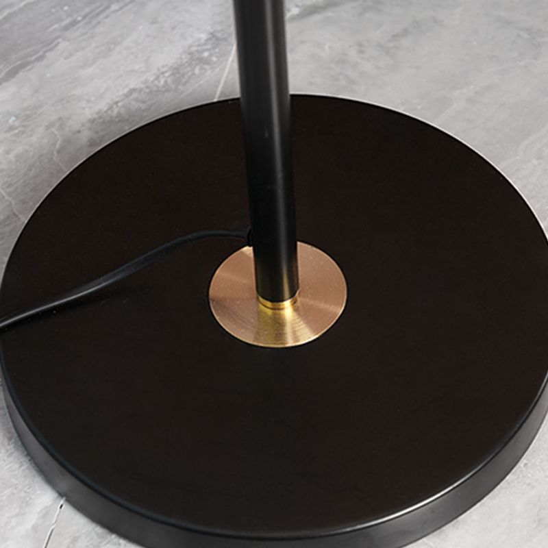 Lampada da pavimento contemporanea luce a pavimento colorata con tonalità in tessuto per camera da letto