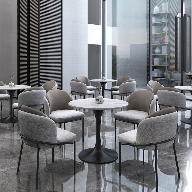Mesa de comedor estándar Glam White, mesa de comedor de piedra sinterizada de forma redonda con base de tulipán