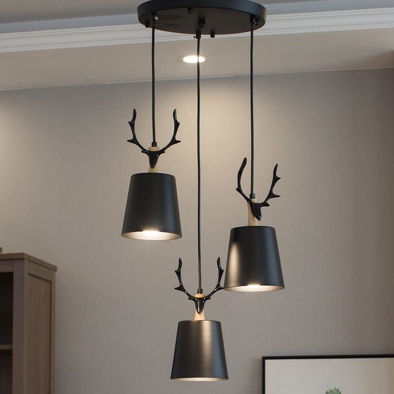 Style nordique 3-Bulb Hanging Light Decoration Pendant Conical Pendant à l'ombre en métal