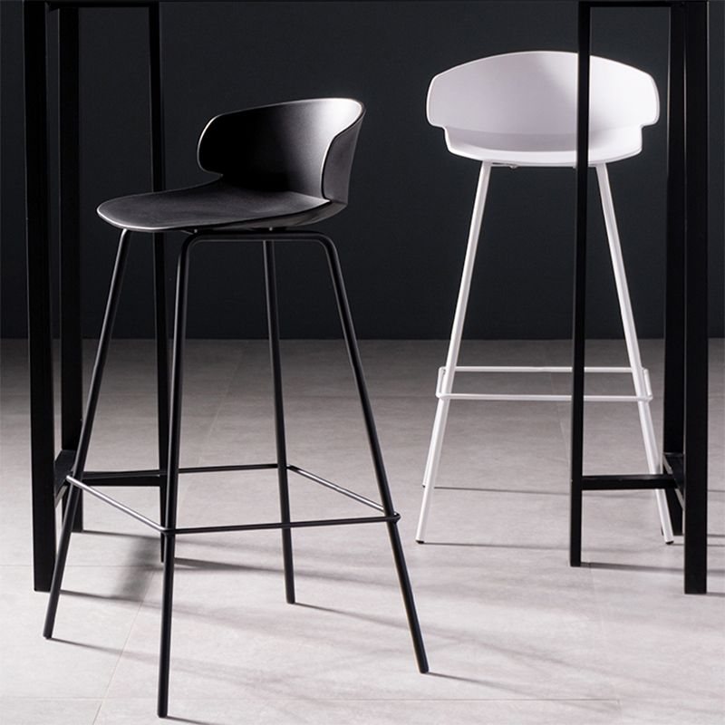 Contemporary Style Bar Stool Plastic Counter Bar Stool with Metal Legs