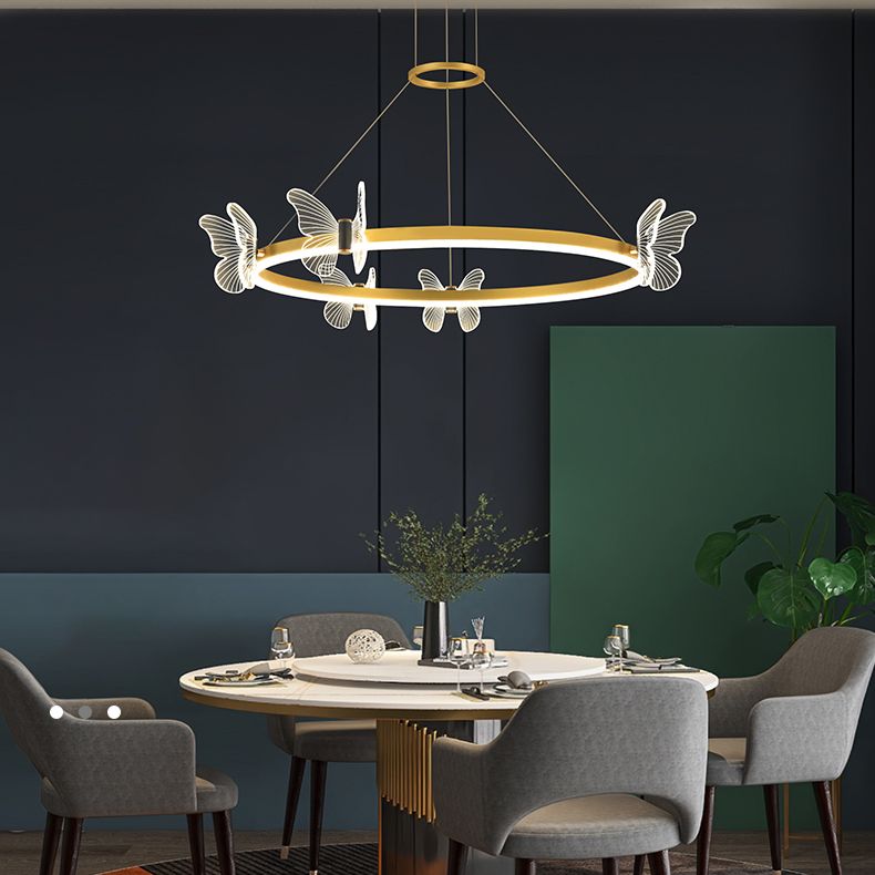 Lustre en or moderne
