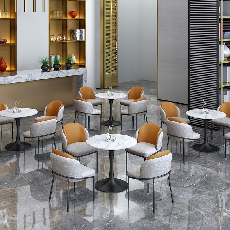 Mesa de comedor estándar Glam White, mesa de comedor de piedra sinterizada de forma redonda con base de tulipán