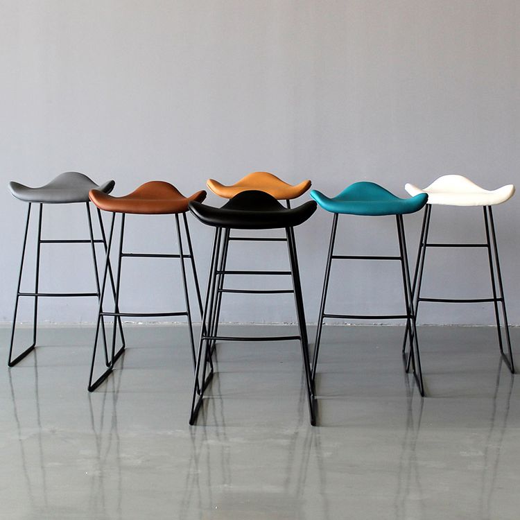 Black PU Leather Barstools Industrial Low Back Bristol Counter Stool with Saddle Seat