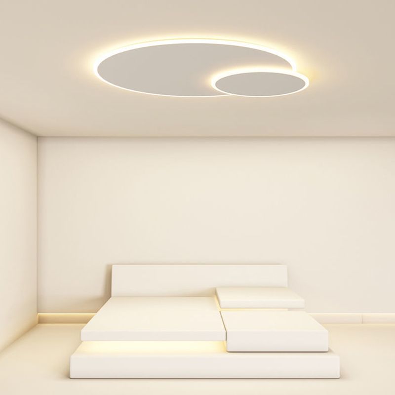White LED Flush Mount Modern Metal Circle Ceiling Mounted Fixture for Bedroom