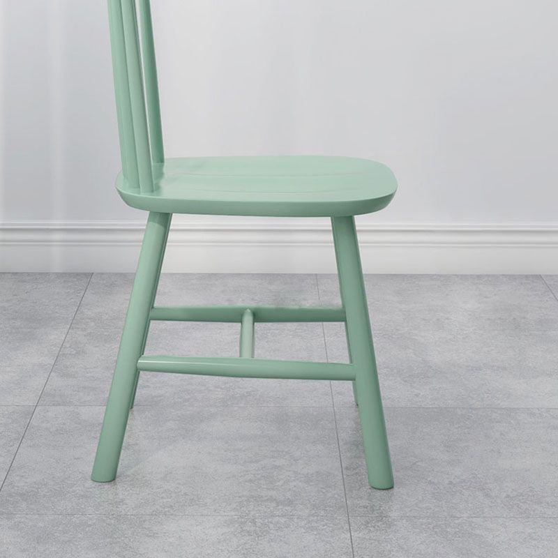 Silla auxiliar escandinava de interior tapizada en madera con respaldo Windsor (juego de 2)