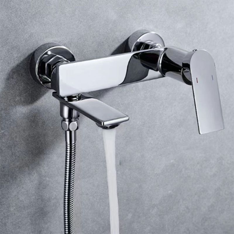 Modern Oval Bath Tub White Acrylic Bathtub with Faucet for Bathroom