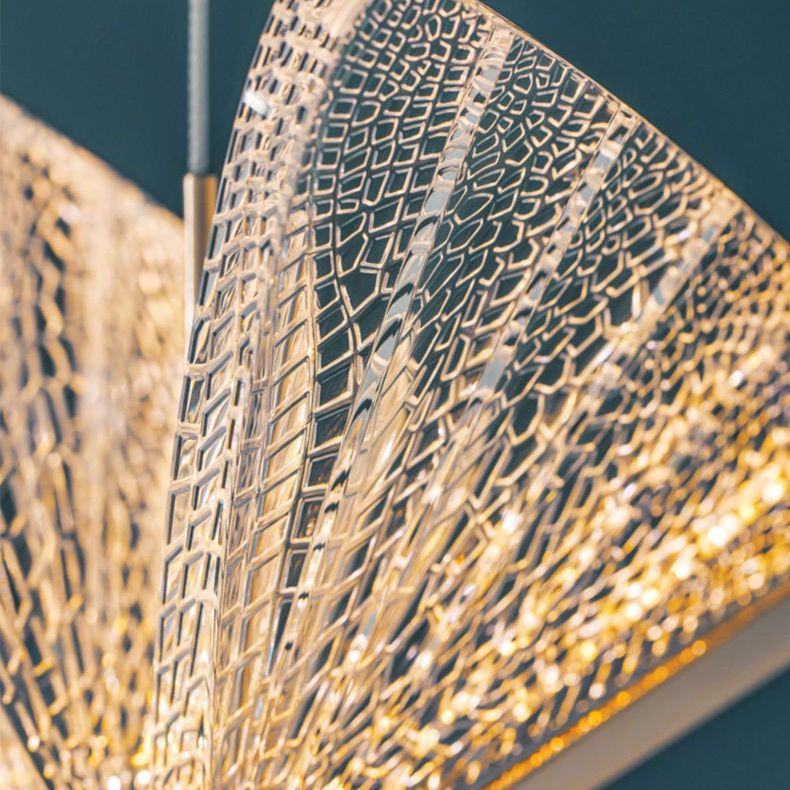 Luz colgante de mariposa dorada en estilo creativo moderno de hierro forjado que colgaba con sombra acrílica