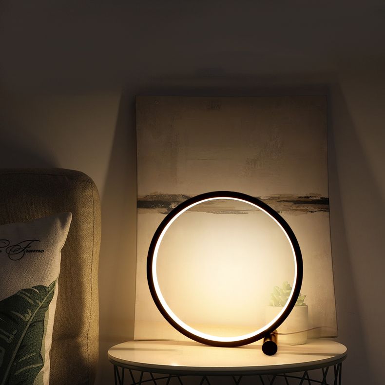 Lampada da tavolo Circle 1 luce Lampade da comodino contemporanee in metallo per camera da letto