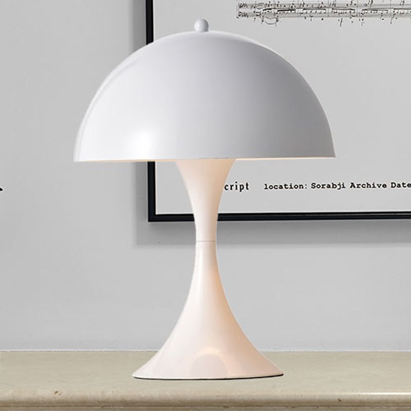 Table de nuit à champignon blanc / noir blanc Light moderne 1 lampe de bureau créative en métal clair pour le salon
