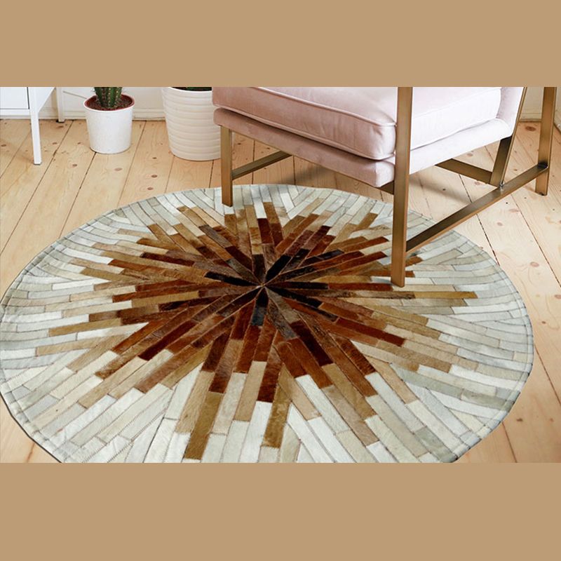 Brown Tone Geometric Print Carpet Cowhide Splicing Carpet Washable Round Rug for Living Room