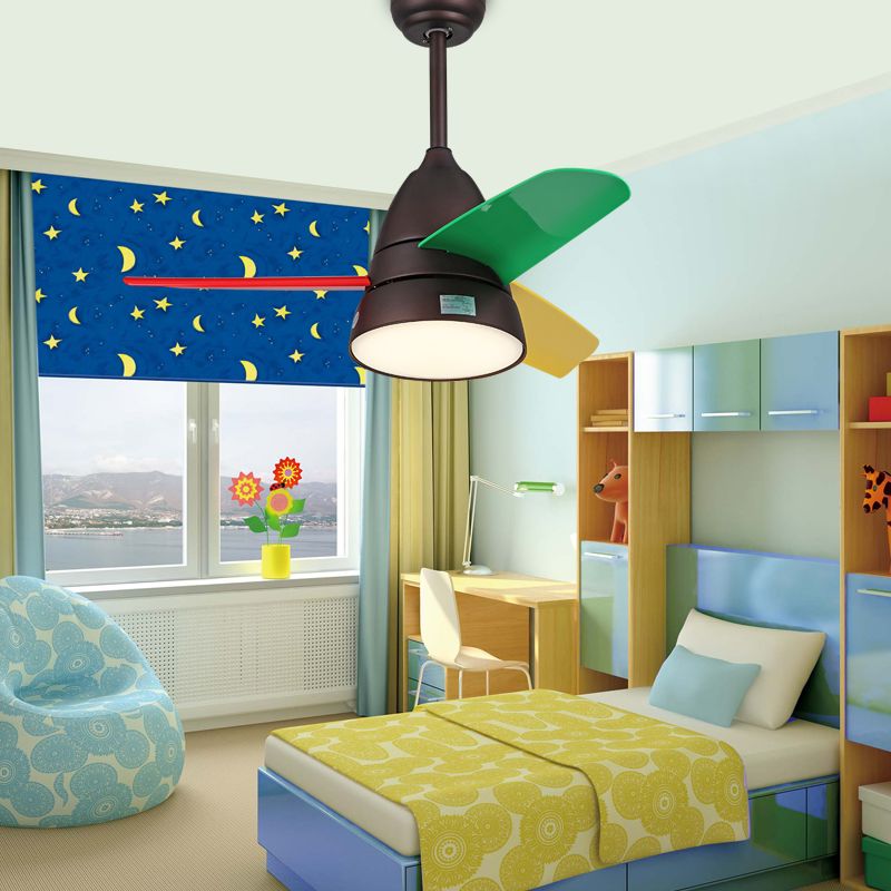 Makkaronstil konisch hängende Lüfter Leuchtmetall Kinderzimmer 26 "breites LED -Halbflush -Deckenlicht, 3 Klingen