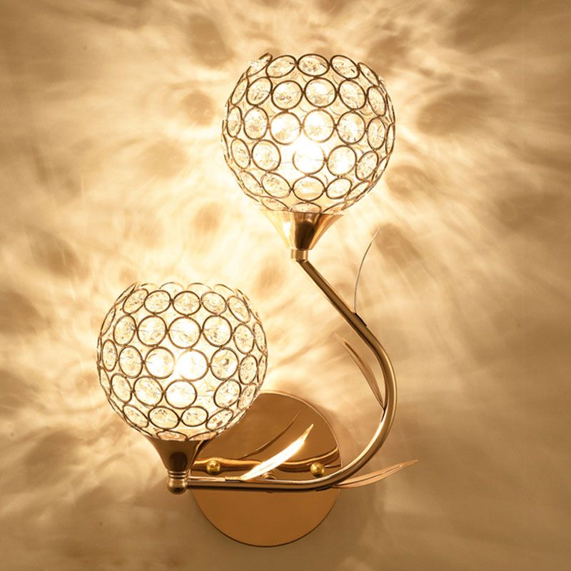 Lampada a monte a parete globale moderna lampada montata a parete a 2 luci con tonalità di cristallo chiaro