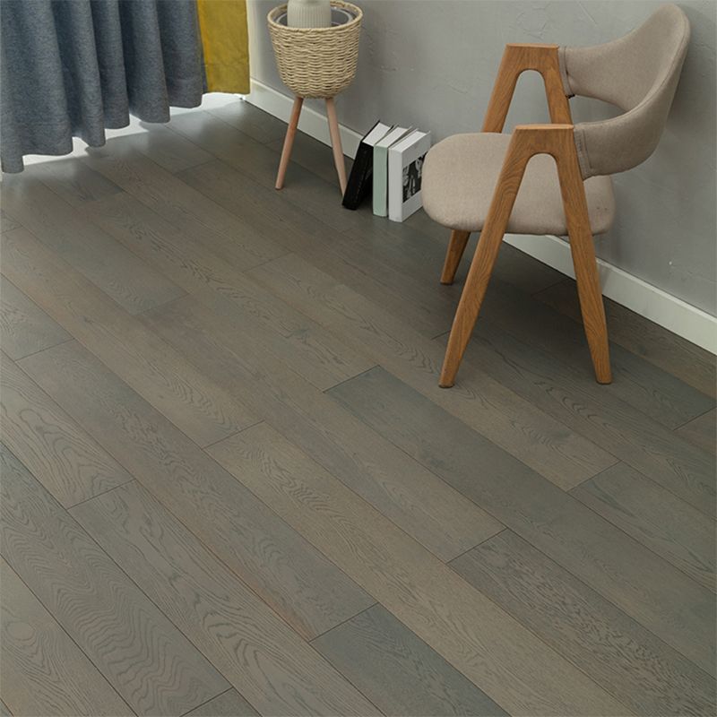 Modern Medium Laminate Flooring Natural Oak Laminate Plank Flooring