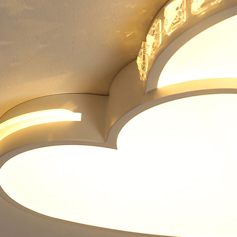 Witte LED-plafondlamp in moderne luxestijl, hartvormige inbouw met acrylkap