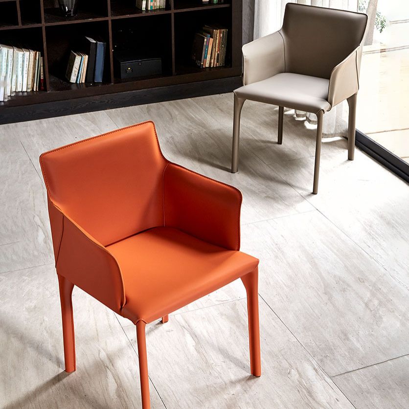 Comedor Silla de comedor contemporánea Silla con respaldo sólido de cuero con brazo
