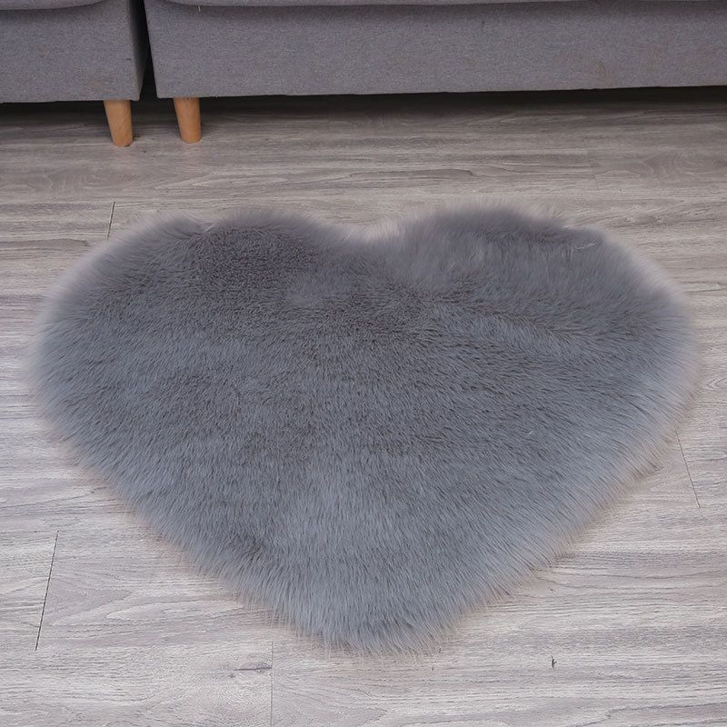 Tapis en peluche en forme de cœur tapis lavable de machine sans glissement convivial pour la maison