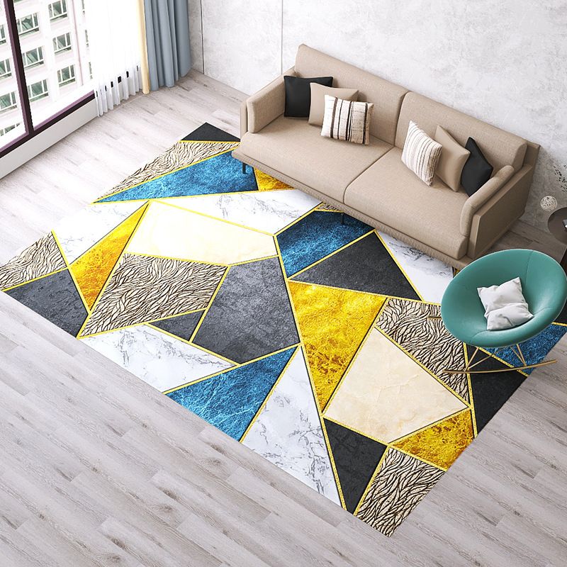 Dark Gold Rug Polyester Geometric Patterns Rug Stain Resistant Rug for Drawing Room