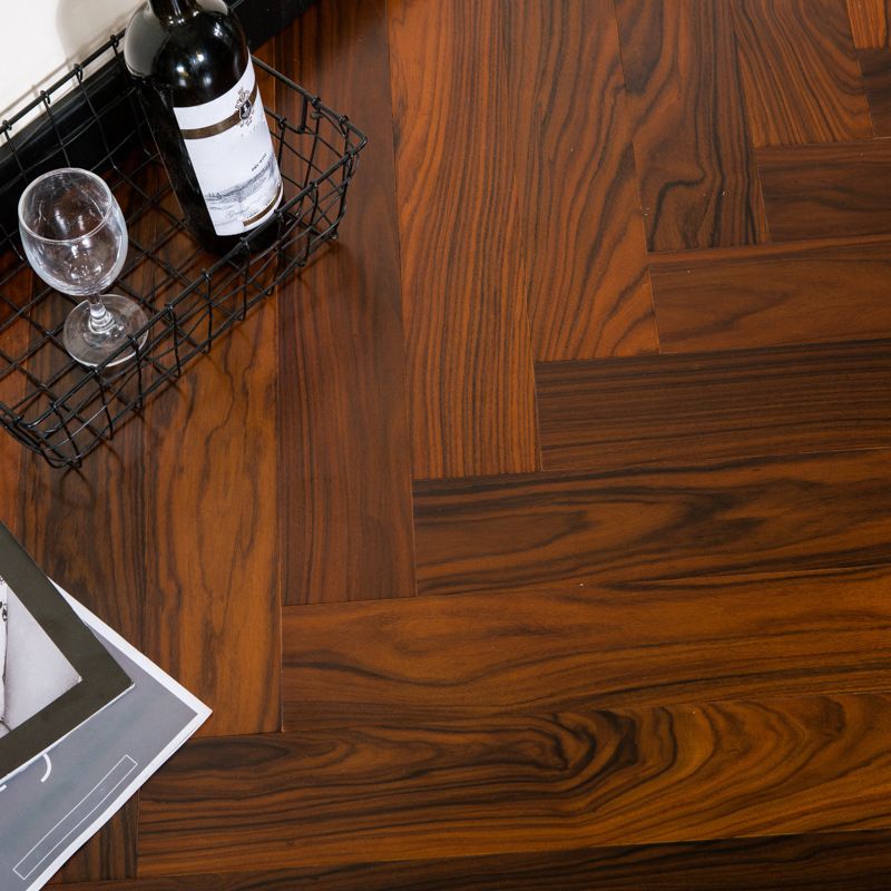 Retro Wooden Laminate Flooring Fade Resistant Click Lock Laminate Floor