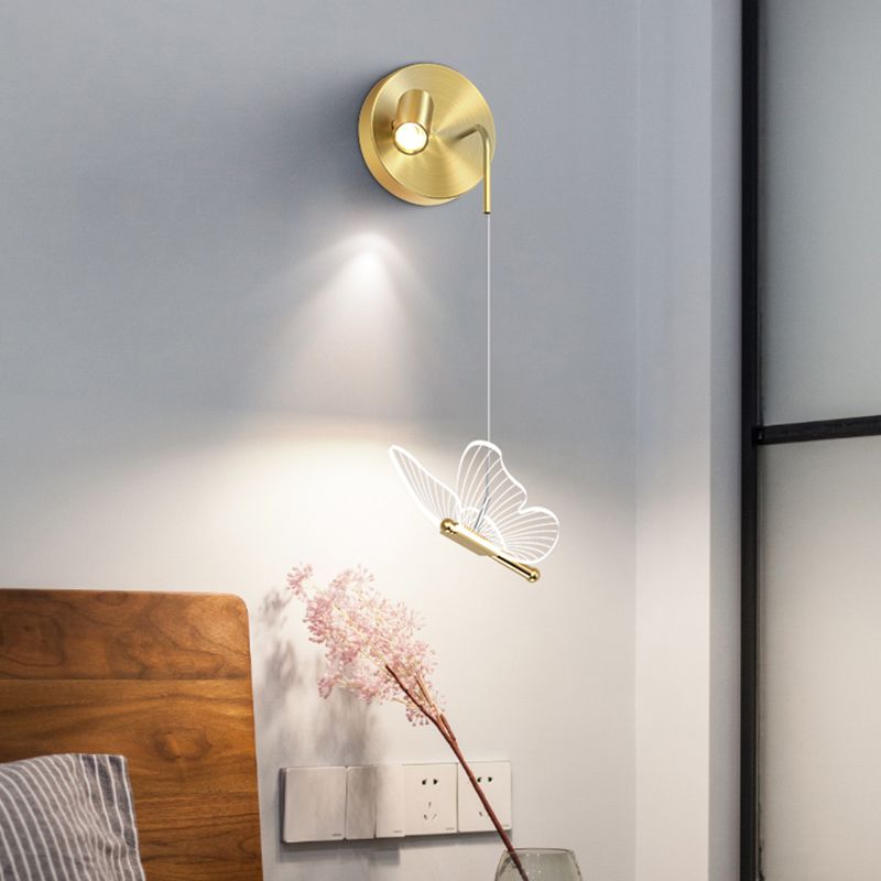 Metal Unique Shape Wall Light Modern Style Multi-Lights Wall Mount Light Fixture in Gold