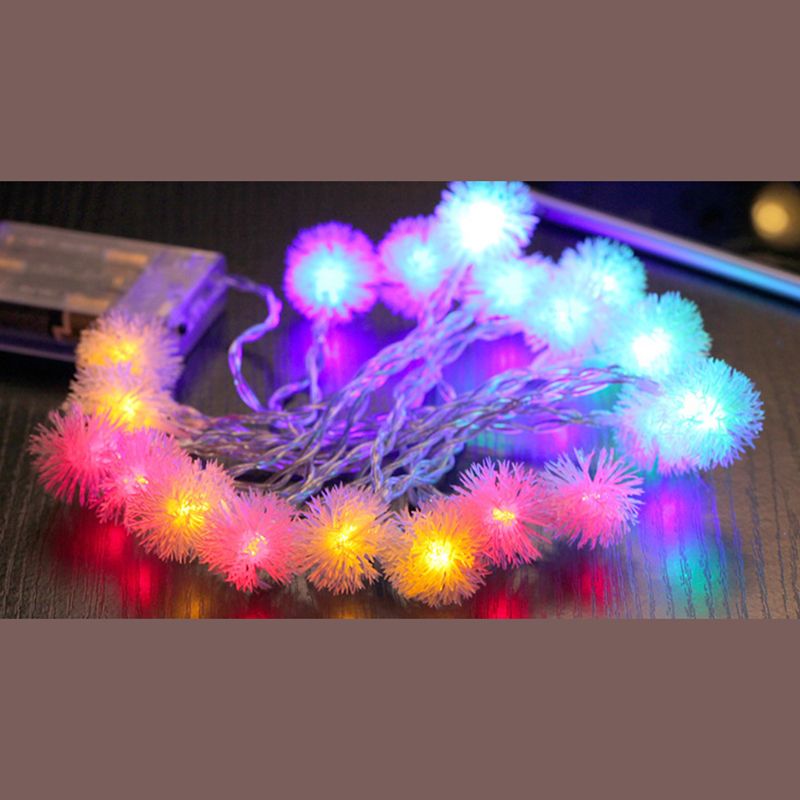 White Pompom LED String Light Modernism Plastic Solar Festive Light for Outdoor