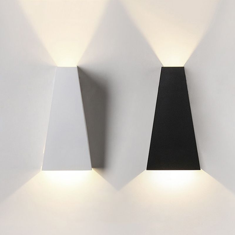 Iluminación de pared de sombra geométrica de metal estilo moderno 2 luces livianas montadas en la pared