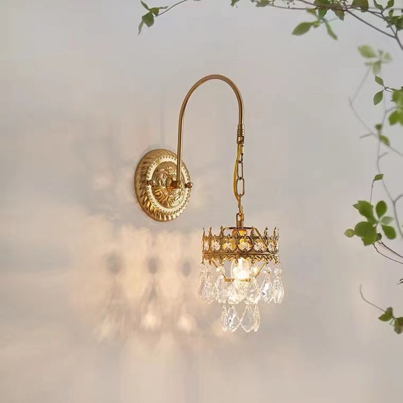 Modern Style Metal Wall Sconce Crystal Shade Wall Light for Dining Room