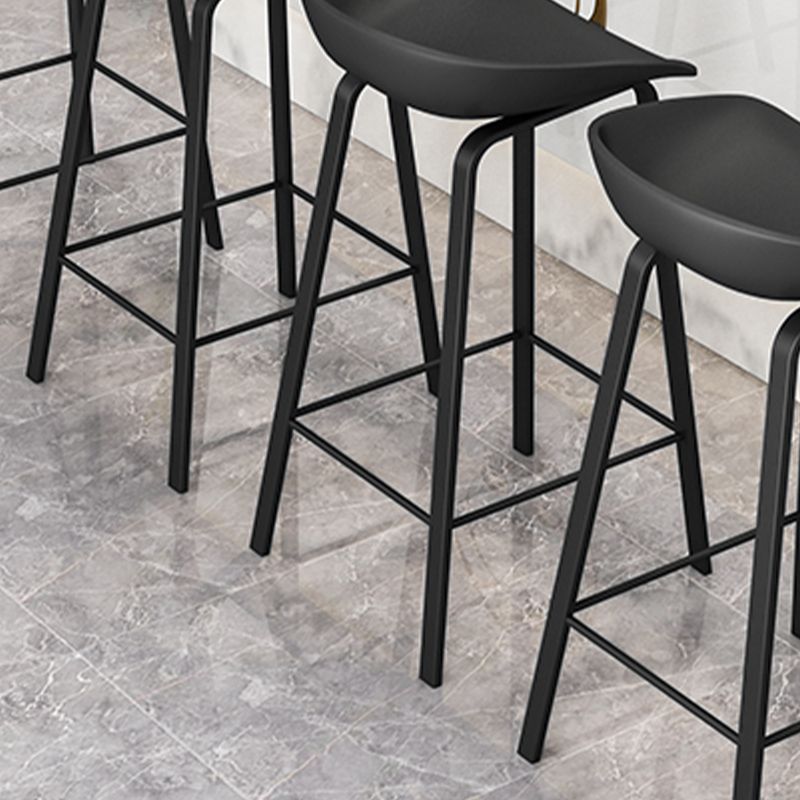 Indoor Contemporary Plastic Bucket Seat Bar Stool with Footrest