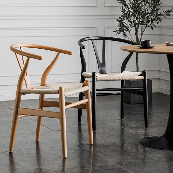 Silla de comedor de madera moderna con acabado mate de Wishbone de haya