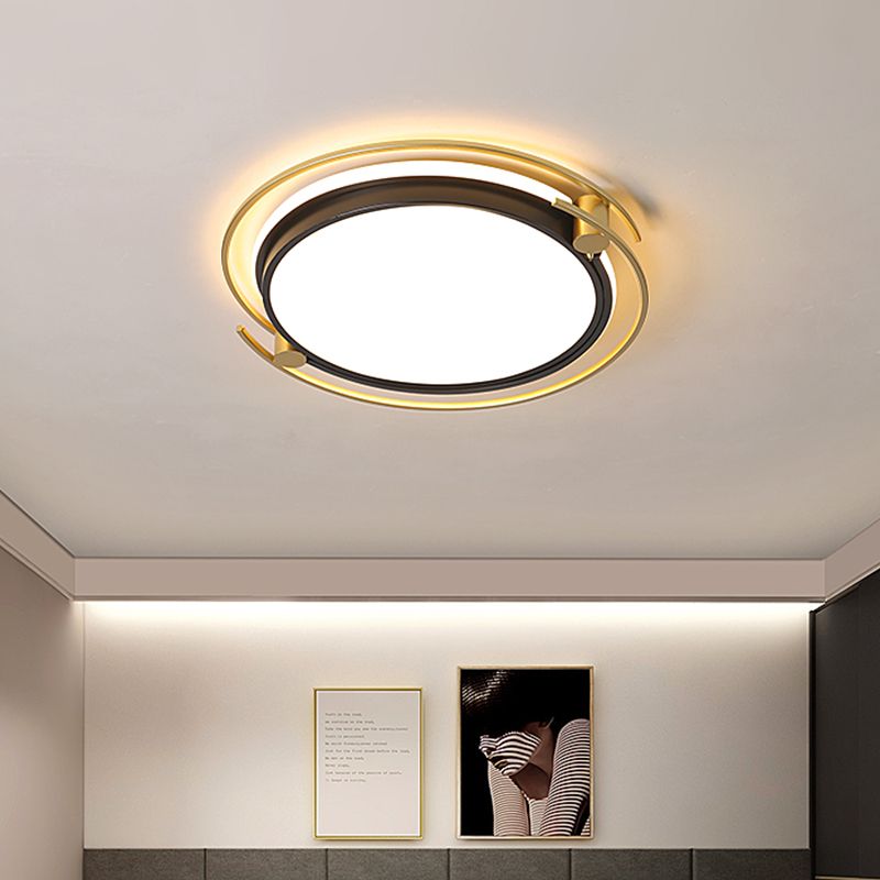 Modern Rounded/Square Flush Ceiling Light Acrylic LED Bedroom Flush Mount Lamp in Black-Gold