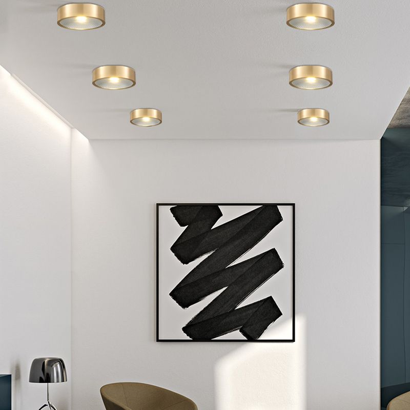 Plafonnier LED concis moderne en cuivre de forme cylindrique encastré pour porche balcon
