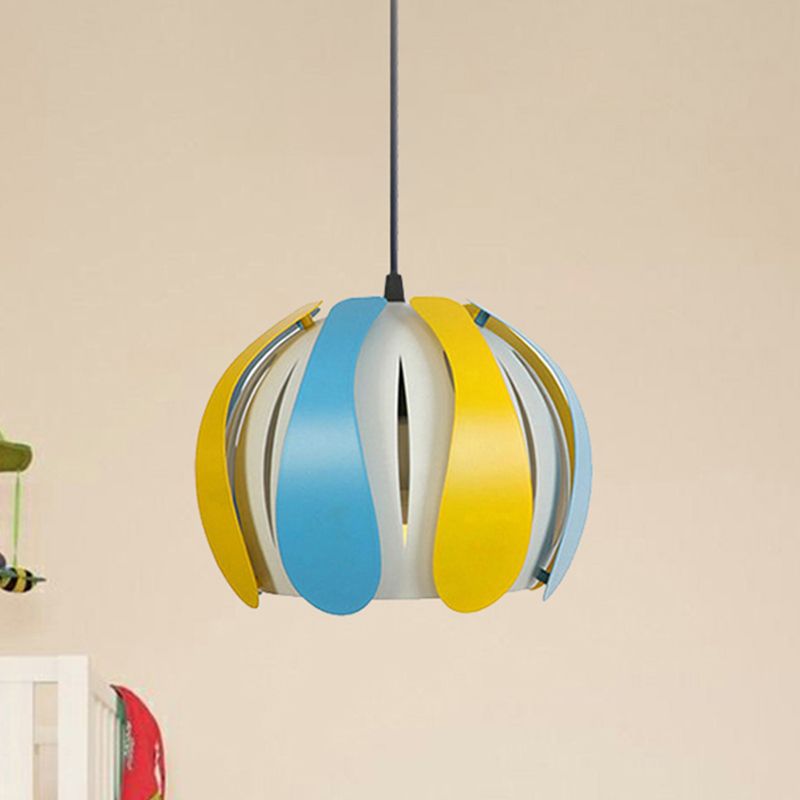 Plafonnage à teinte de bouffon métal