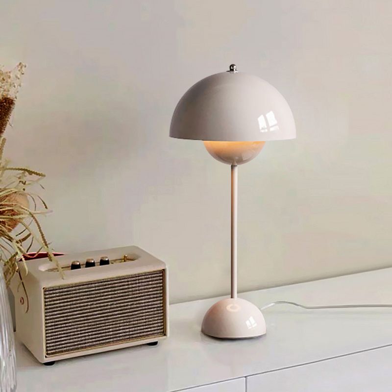 Lampada da tavolo Macaron Style Nordic Lights moderno scrivania per studiare la camera da letto per bambini