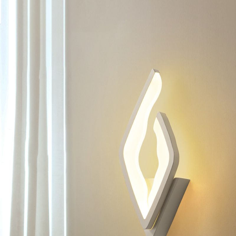 Geometric Wall Lighting Ideas Modern Metal 1 Light Wall Mounted Lighting in White