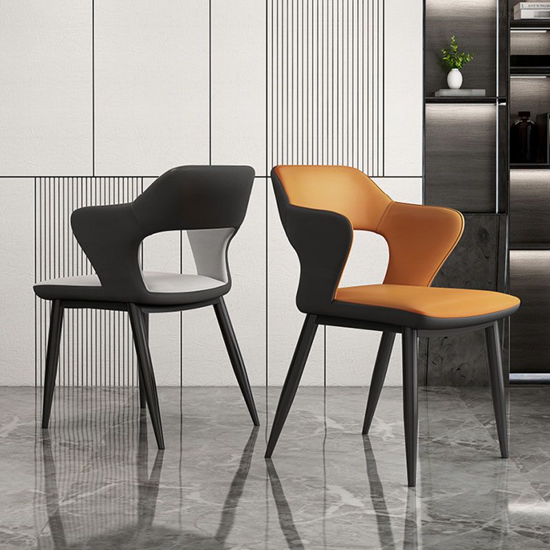 Bras arrière ouvert de style industriel dinant des chaises en cuir de Faux dinant des chaises
