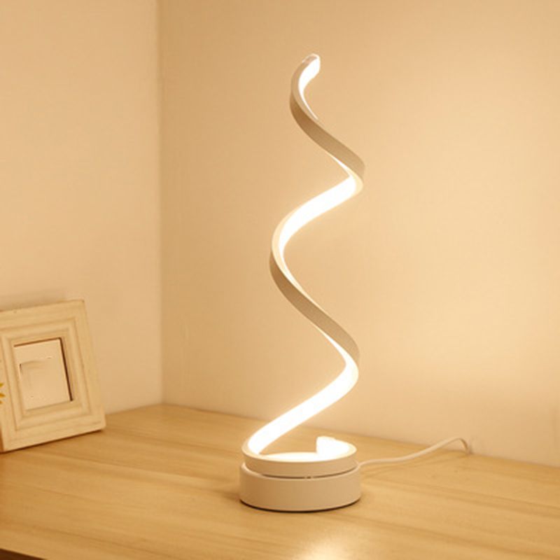 Lampada da tavolo moderna e minimalista a LED Lampada da tavolo lineare in alluminio con paralume in silicone