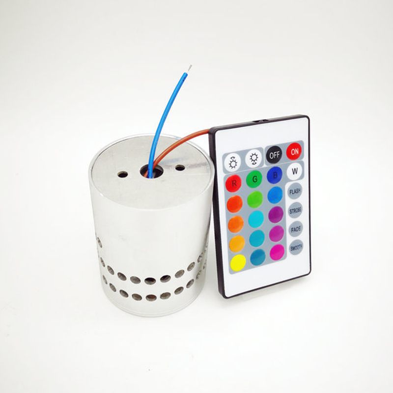 Moderne stijl RGB kleur wandlamp wit uitgeholde vlindersconstructie verlichting met ijzeren vierkante schaduw