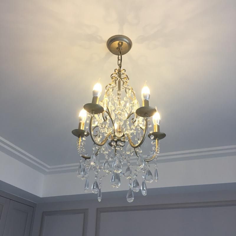 Original Candlestick Suspended Lighting Feature 5-leichte Drapierkristallkugel Kronleuchter Licht in Gold