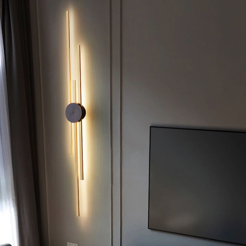 Moderne geometrische Wandleuchte mit mehrköpfiger Wohnzimmerwandhalterung mit Metallschatten