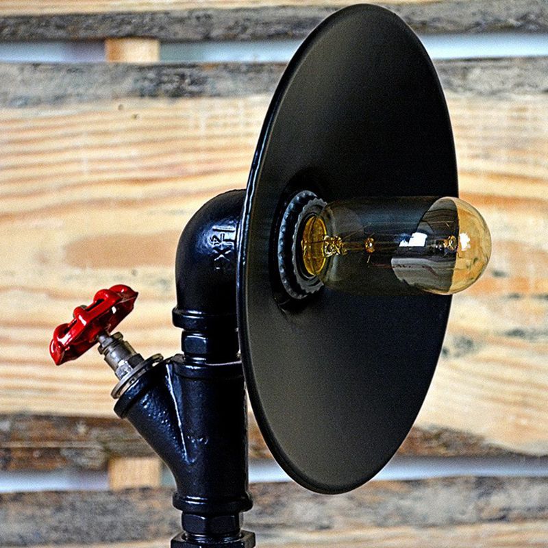 Industrial Flared Shade Night Lampe 1-Bulb-Eisentischlicht in Schwarz mit dekorativem rotem Ventil