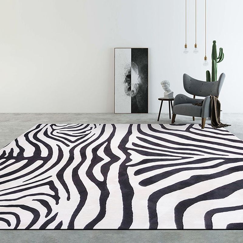 Alfombra de rayas de cebra de cebra negra Poleyester Modern Alfombra de respaldo sin deslizamiento para decoración del hogar