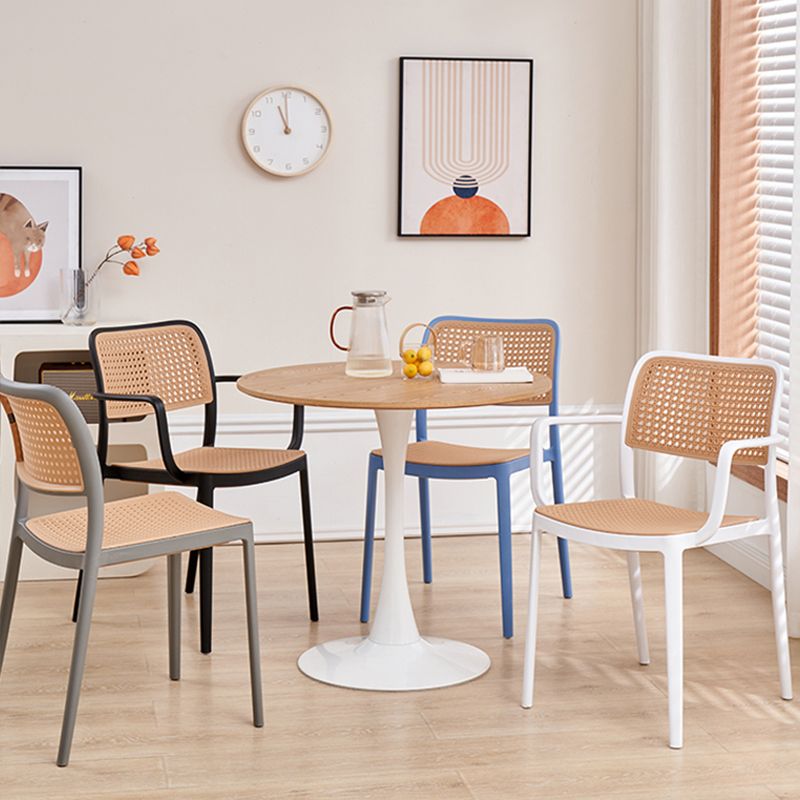 Round Dining Table Modern Natural Wooden Tabletop with Tulip Base