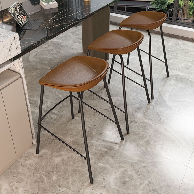 Industrial Indoor Bar Stool Upholstered Bar Stool with Metal Base