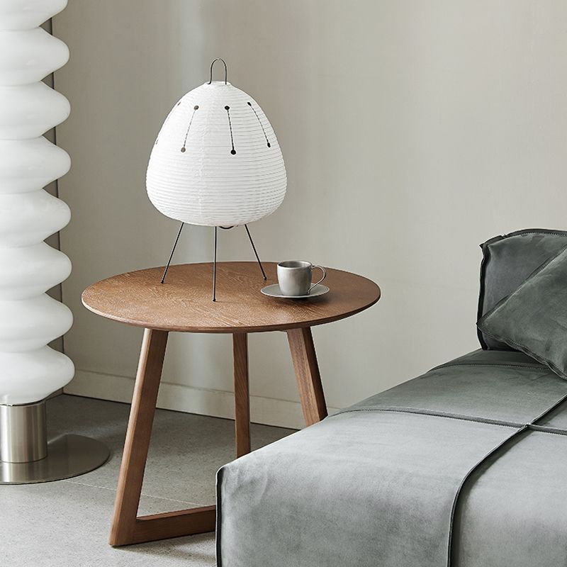 Scandinavian Solid Wood Round Top Side Table 19.6-inch 3 Legs End Table