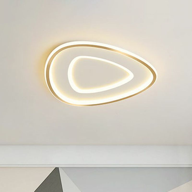 Goldene, tropfenförmige Deckenbeleuchtung, schlichte LED-Unterputzleuchte aus Acryl