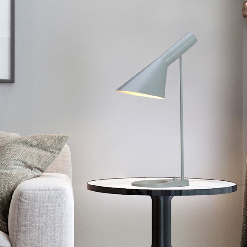 Geometric Shape Metal Table Lamp Modern Style 1 Light Table Lamp Fixtures