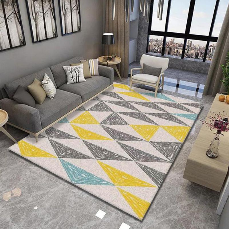 Stylish Triangle Pattern Area Rug Decorative Contemporary Polyester Rug Non-Slip Backing Indoor Carpet for Home Decor